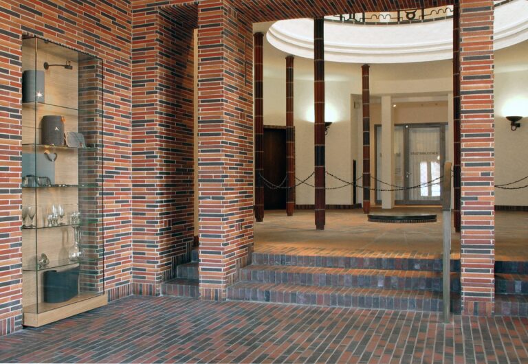 „Der monumentalste Bau der Westküste“. Zur Baugeschichte des Nissenhauses