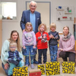 Niebüll: Rotarier spenden Familien Kinderschuhe
