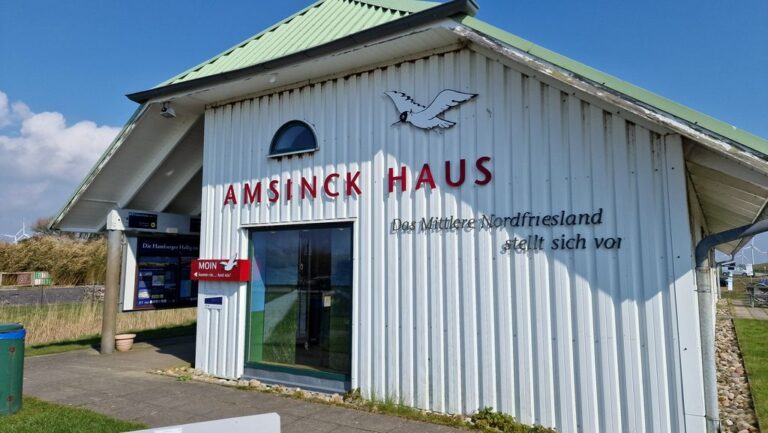 Fotos: Wo der Horizont beginnt: Das Amsinck-Haus & die Hamburger Hallig